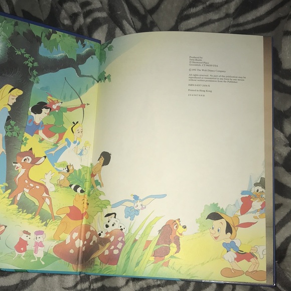 Disney’s Beauty and the Beast 1991 hardcover book - Picture 4 of 4